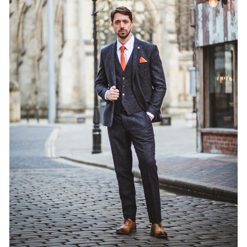 Discover the Timeless Elegance of the Tweed Suit: A Style Icon - Leonard Silver
