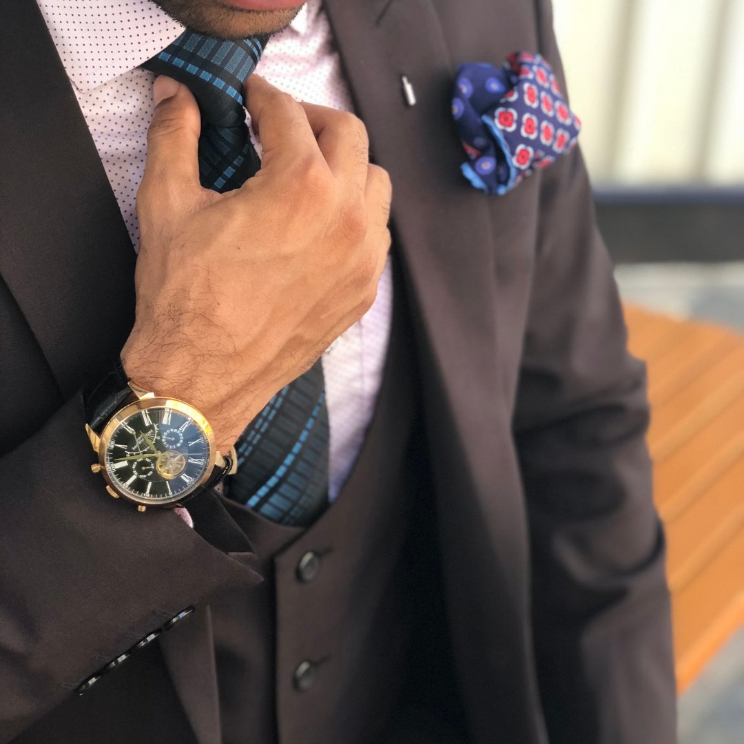 How To Wear a Suit Correctly - Leonard Silver