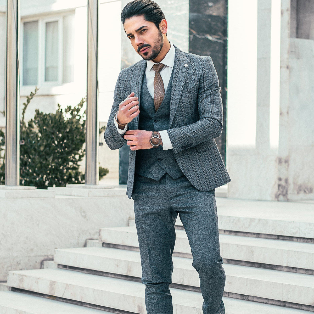 Summer Suits - Leonard Silver