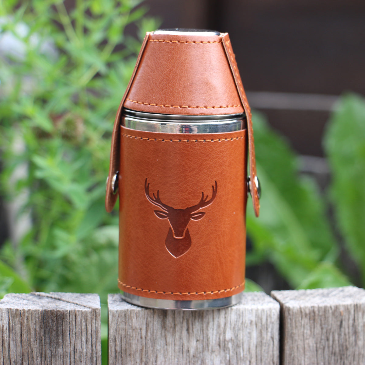 Stag Hunter Hip Flask 6oz With Two Shot Cups - Leonard Silver - front view with strap fastened